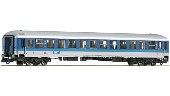 Passenger car 2nd class with bicycle compartment in Interregio livery<br /><a href='images/pictures/Roco/64434.jpg' target='_blank'>Full size image</a>